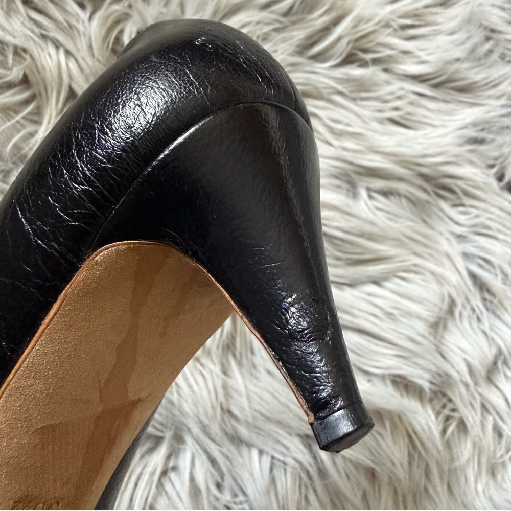 CHANEL Classic Two-Tone Leather CC Bow Cap Toe Scrunch Pumps Beige Black EU 38.5 - Picture 9 of 13